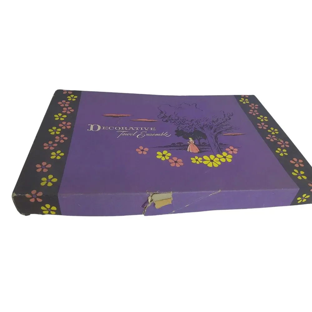 Vintage Mid-Century Cannon Towel Set Yellow 3D Sculpted Floral Appliques New Box